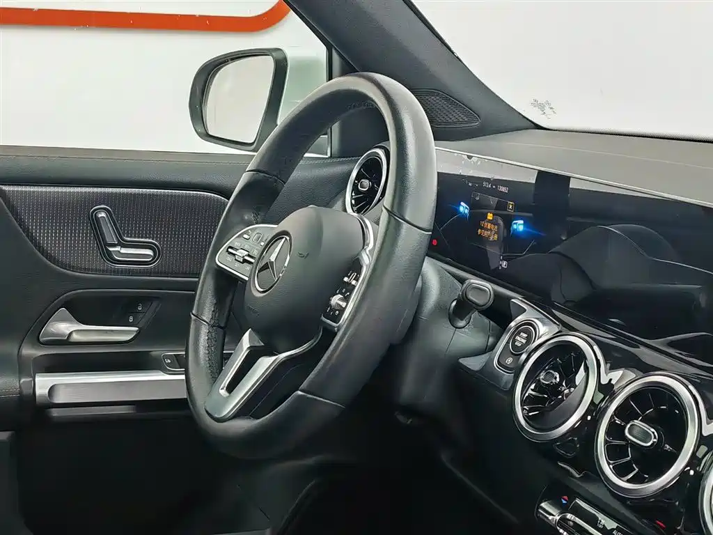 Mercedes-Benz GLB 2020 — фото 22