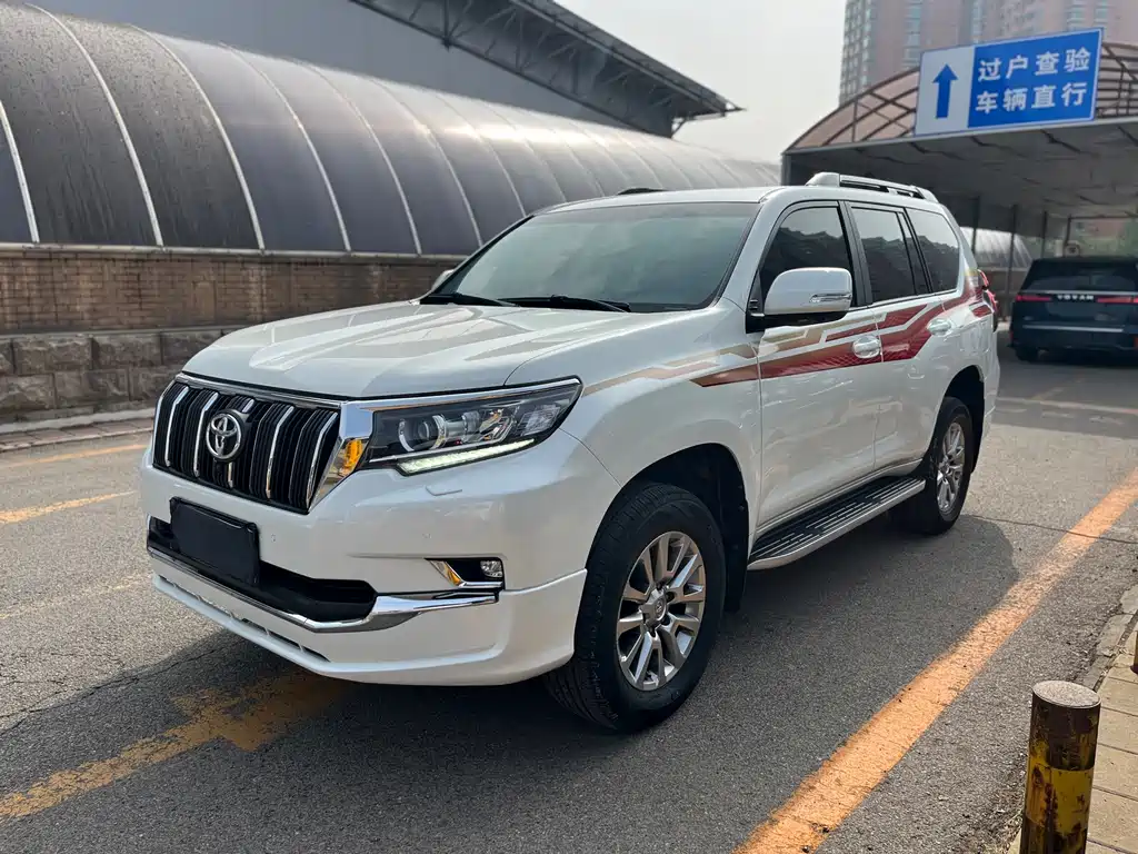 Toyota Prado 2019 — фото 1