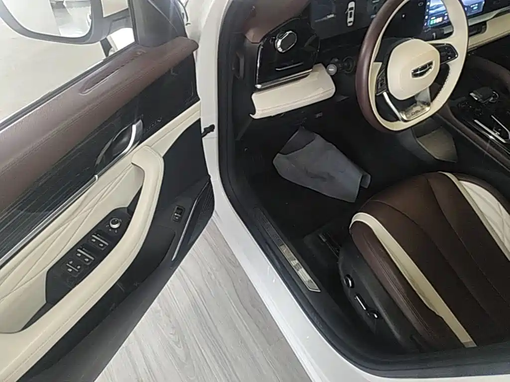 Geely Xingyue L 2022 — фото 16