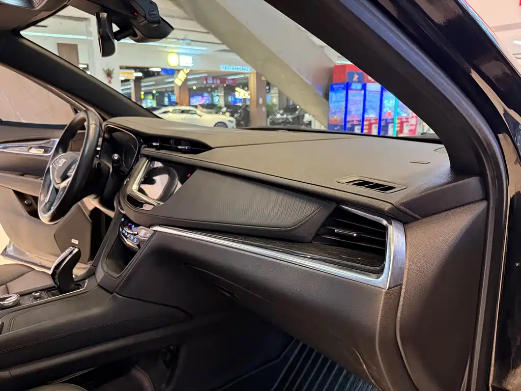 Cadillac XT5 2021 — фото 12