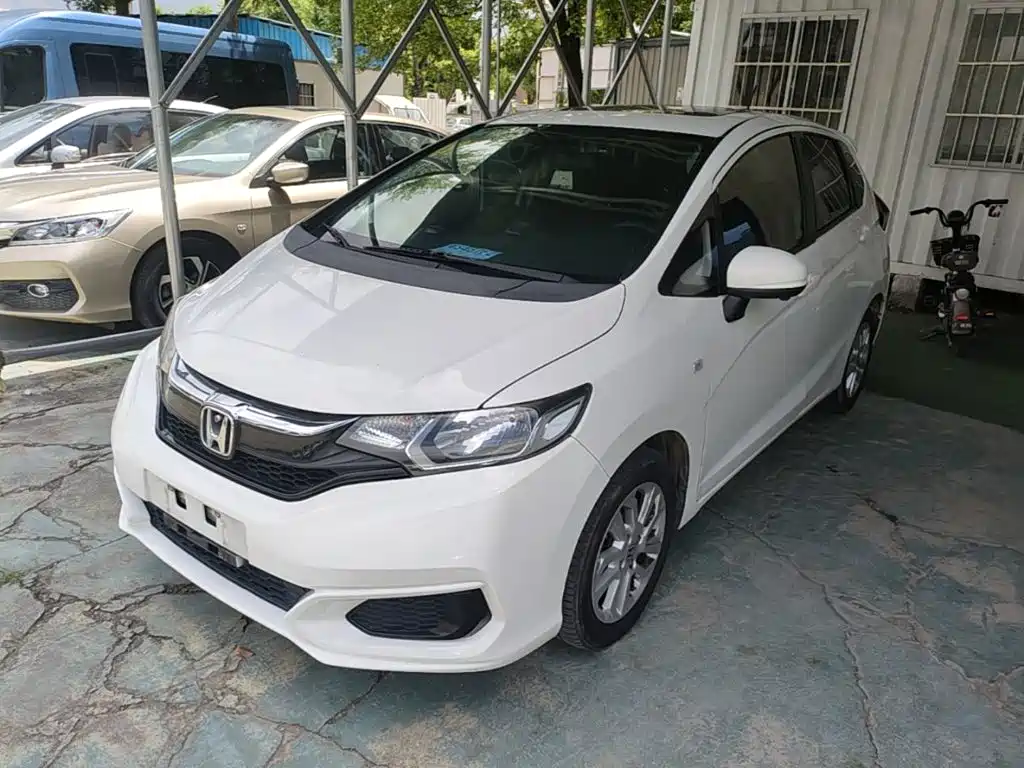 Honda Fit 2018 — фото 1