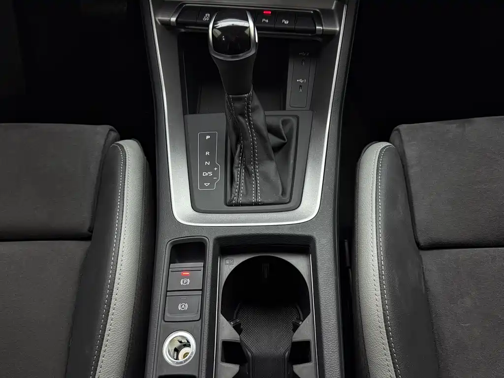 Audi Q3 2022 — фото 12