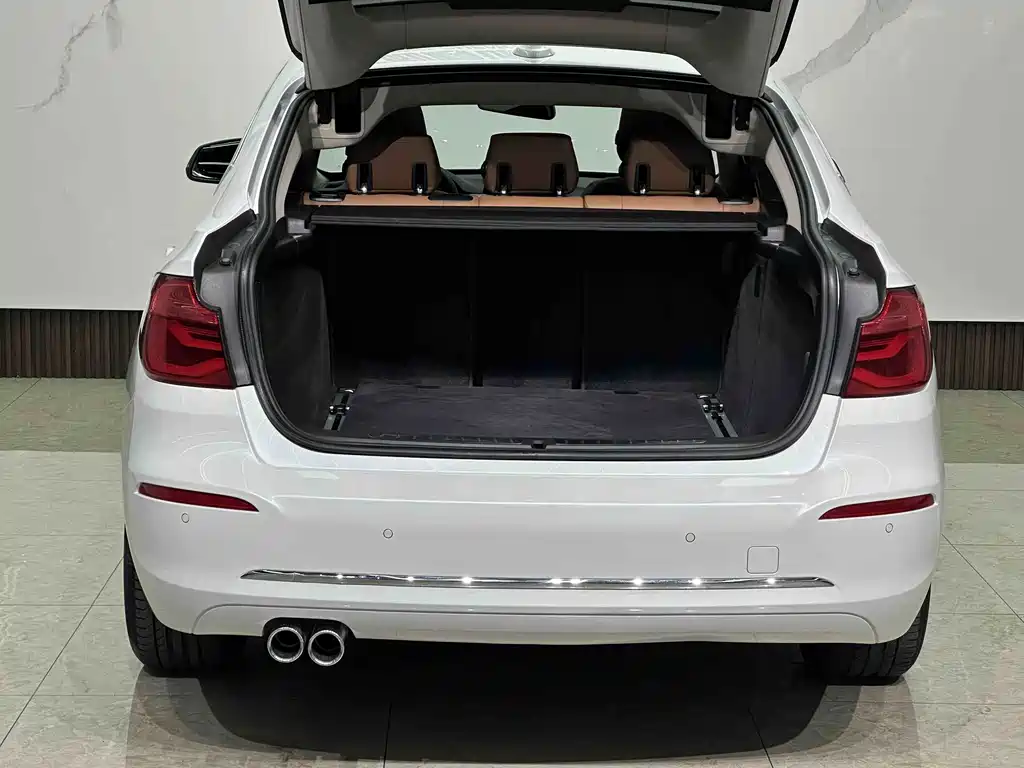 BMW 3 Series GT 2017 — фото 20