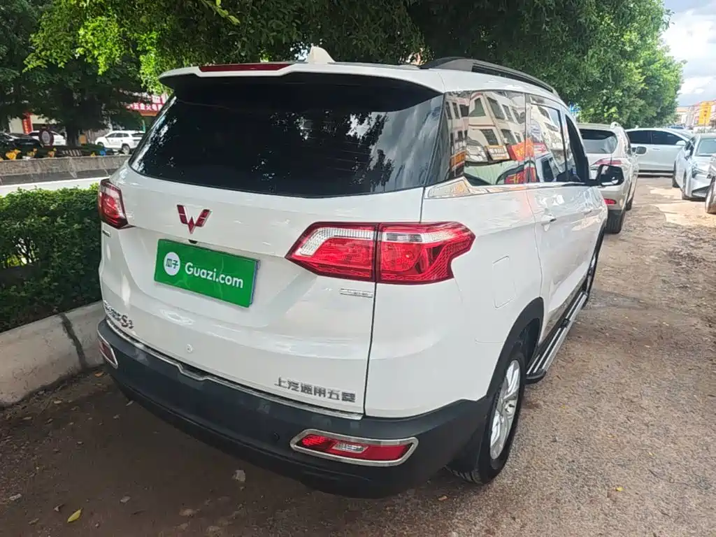 Wuling Hongguang S3 2019