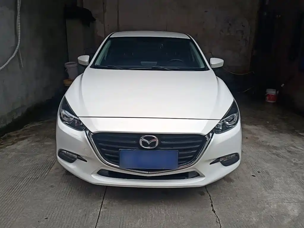 Mazda 3 Axela 2018 — фото 3