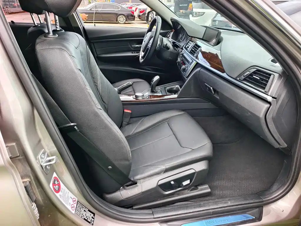 BMW 3 Series 2014 — фото 16