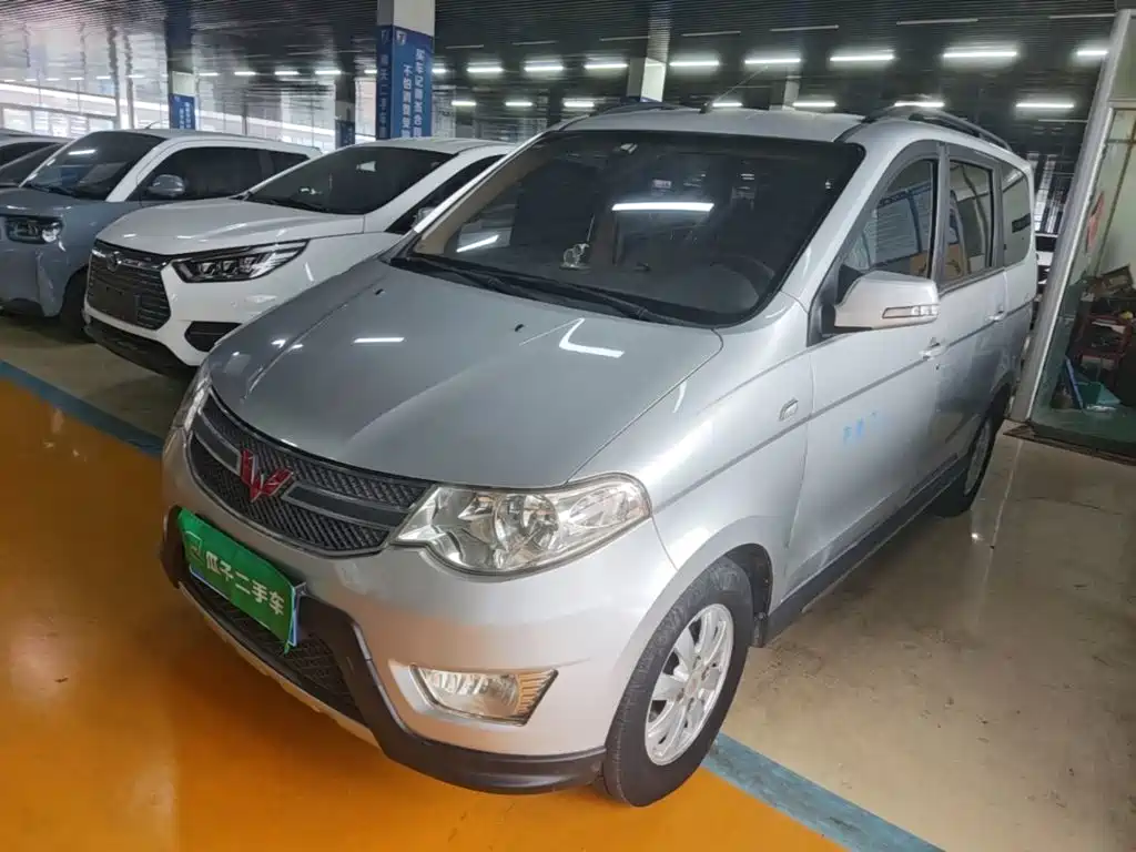 Wuling Hongguang 2015 — фото 2