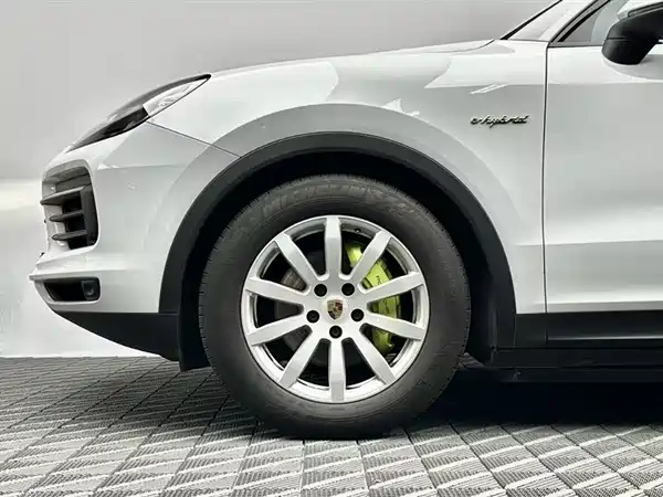 Porsche Cayenne New Energy 2020