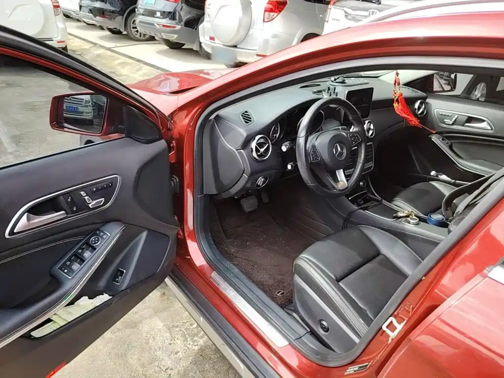 Mercedes-Benz GLA 2017 — фото 16