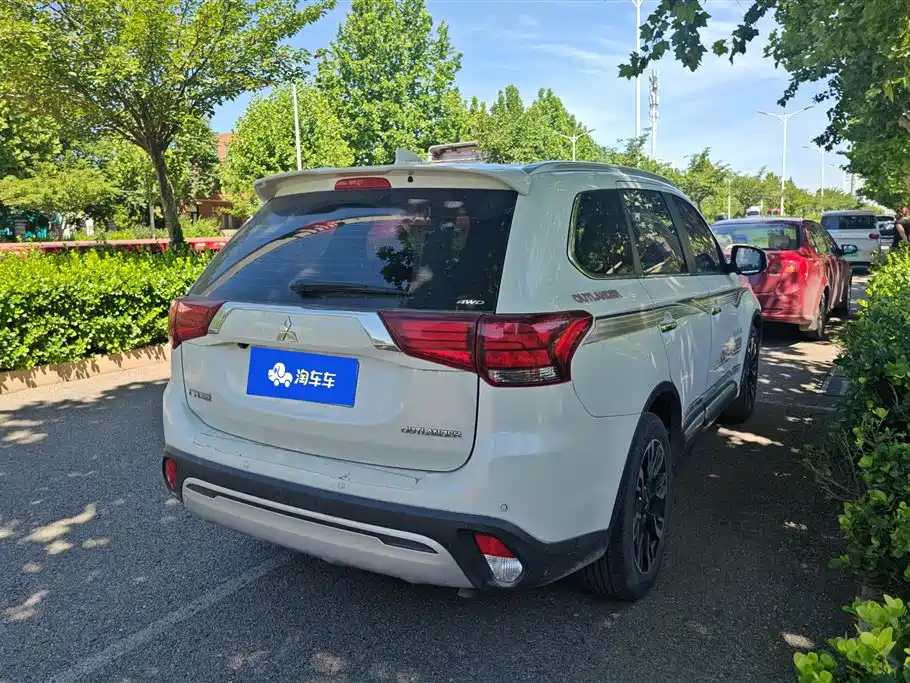 Mitsubishi Outlander 2021
