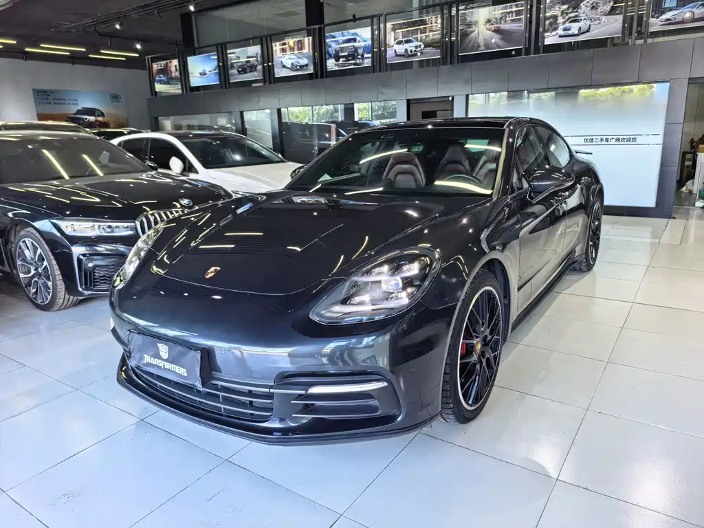 Porsche Panamera 2018 — фото 1