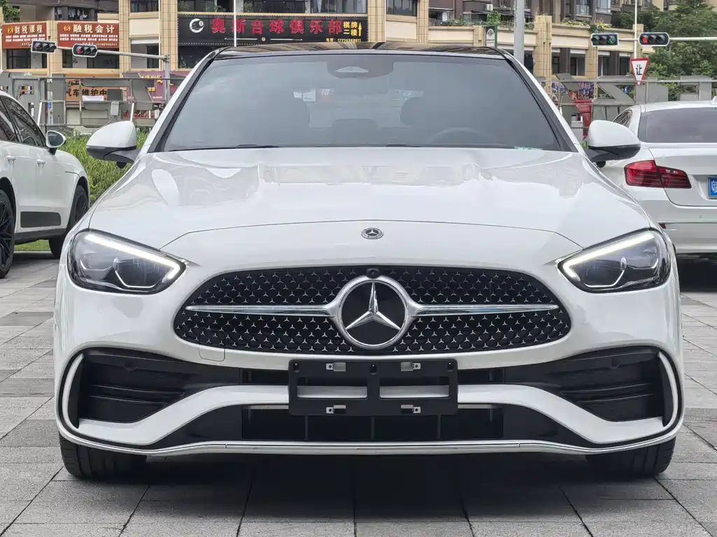 Mercedes-Benz C-Class 2024