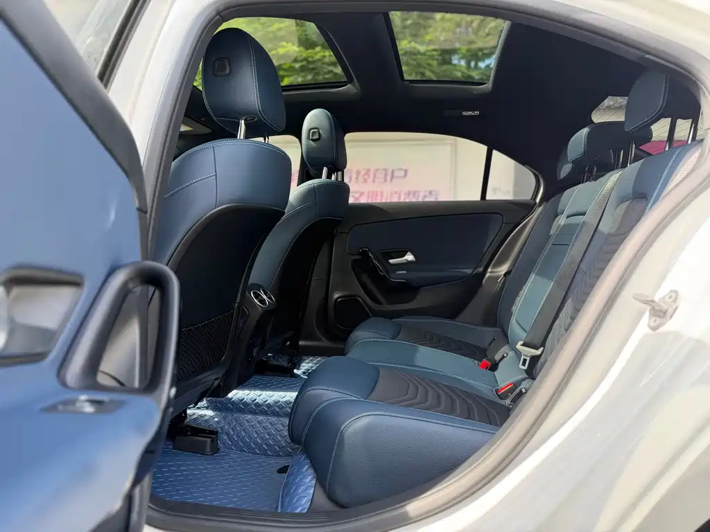 Mercedes-Benz A-Class 2022 — фото 11