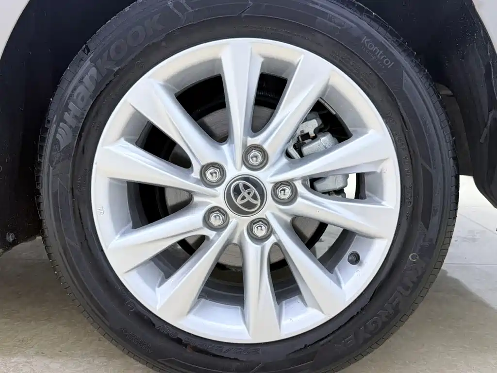 Toyota Corolla 2023 — фото 22