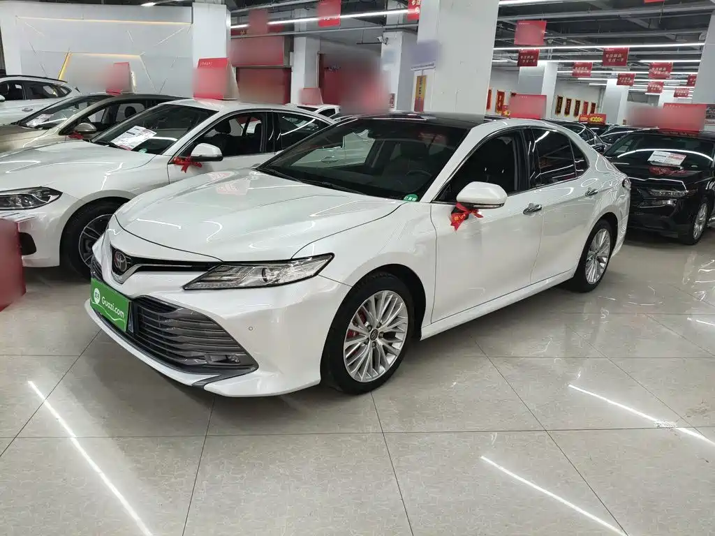 Toyota Camry 2020 — фото 16