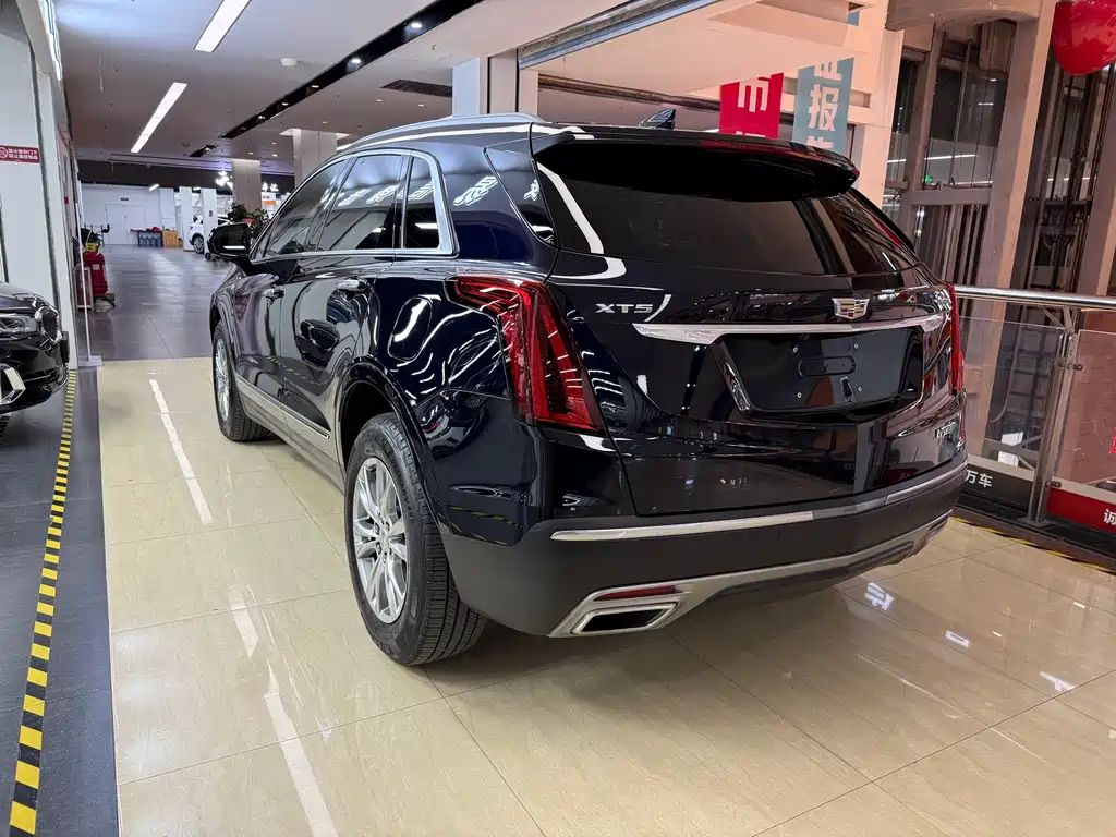 Cadillac XT5 2021 — фото 5