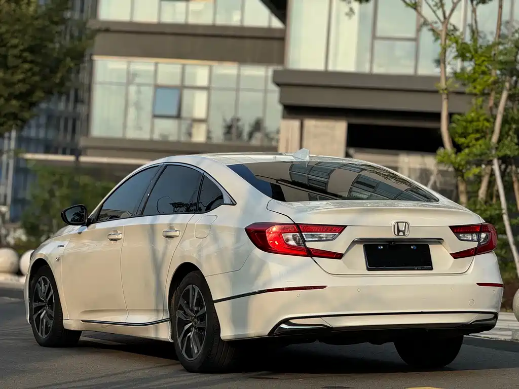Honda Accord 2019 — фото 10