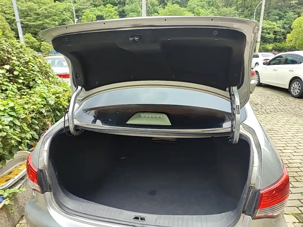 Nissan Sylphy 2016 — фото 19