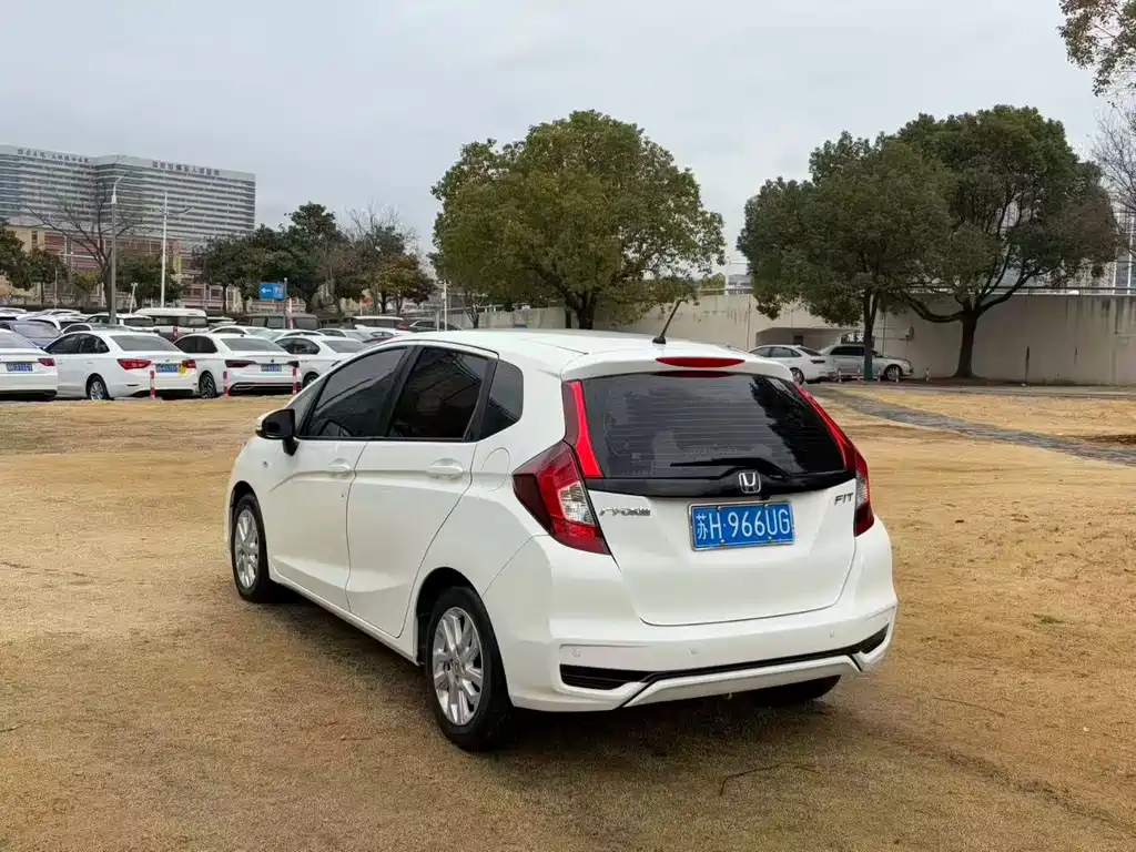 Honda Fit 2018 — фото 9