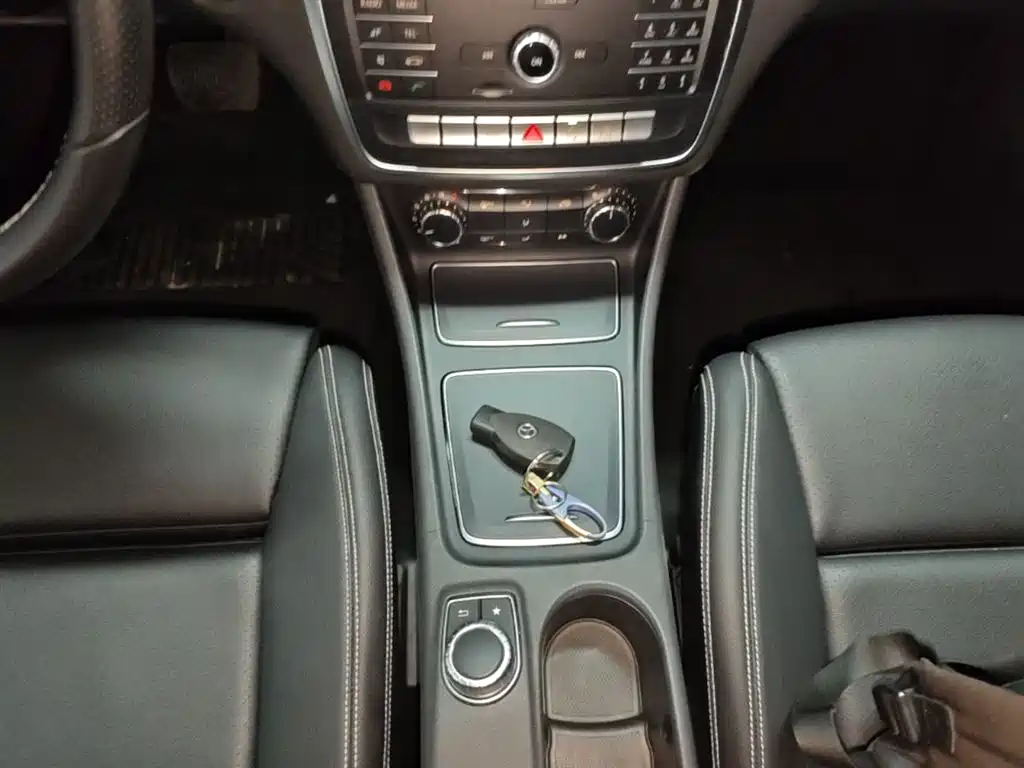 Mercedes-Benz GLA 2018 — фото 14