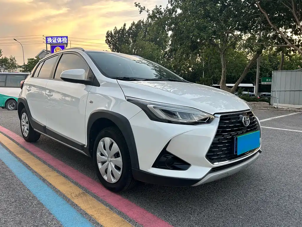 Toyota Yaris L 2021 — фото 3