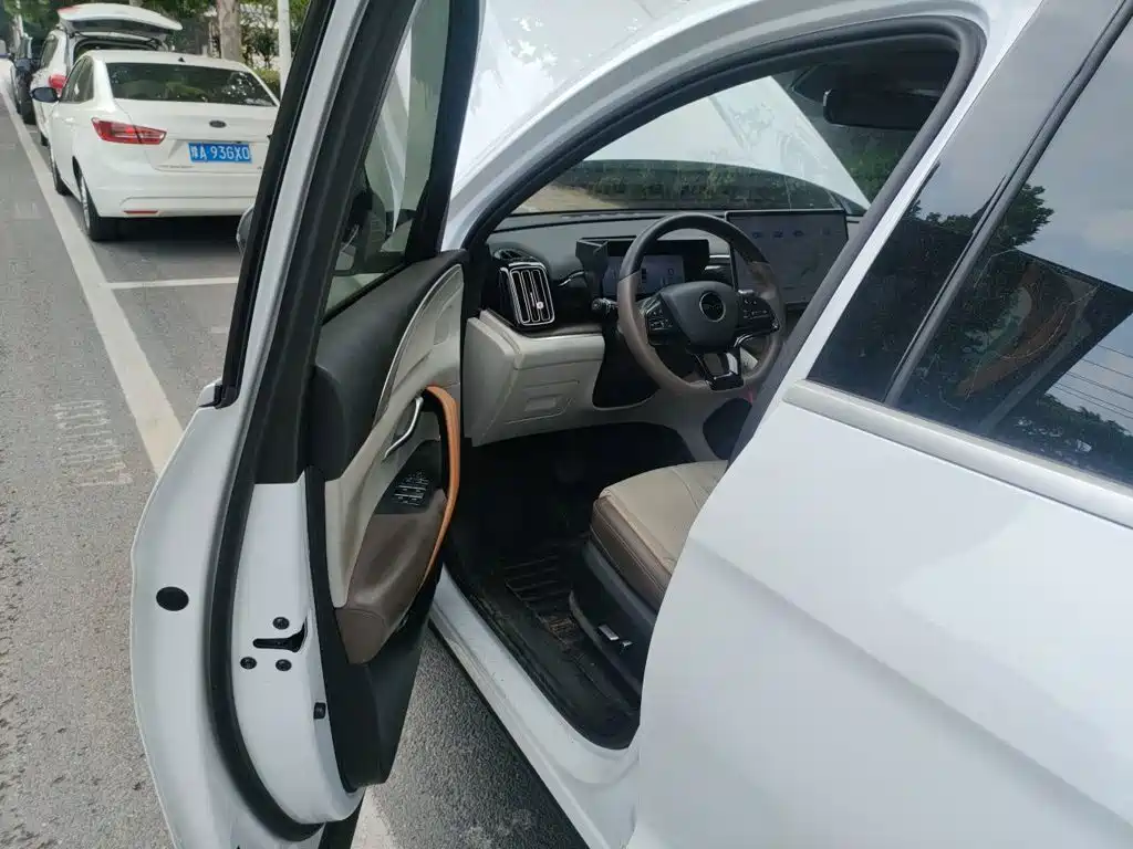 BYD Song Pro New Energy 2023 — фото 17