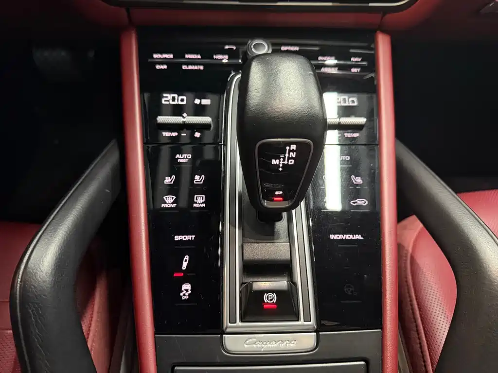 Porsche Cayenne 2019 — фото 19
