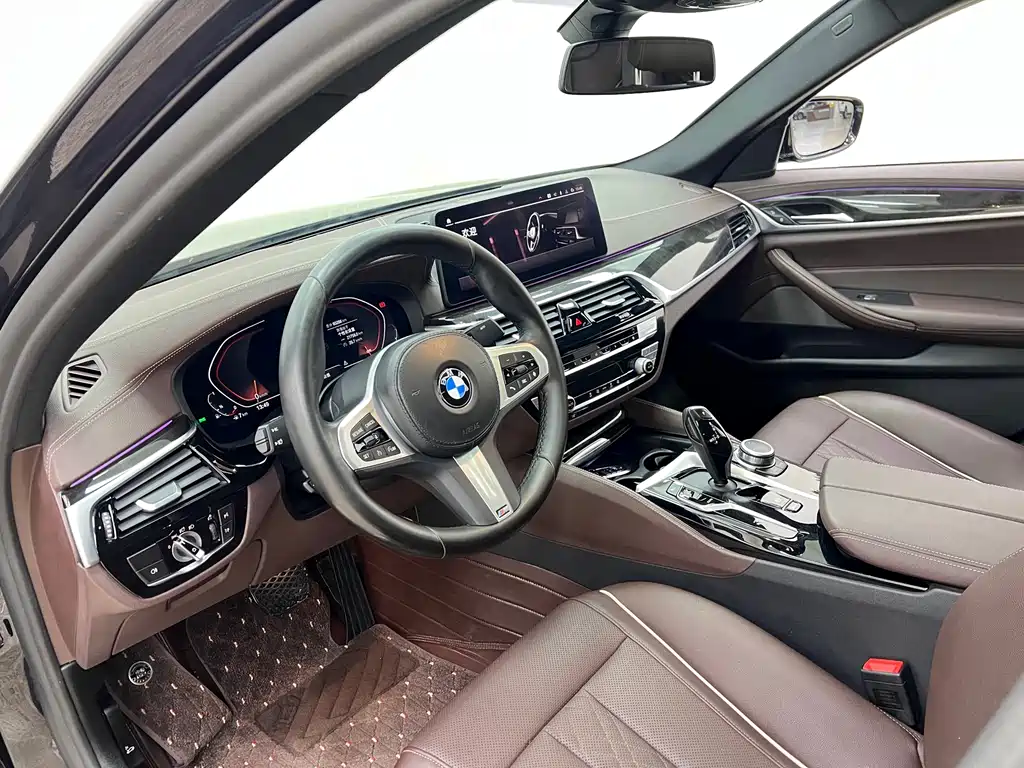 BMW 5 Series 2022 — фото 18