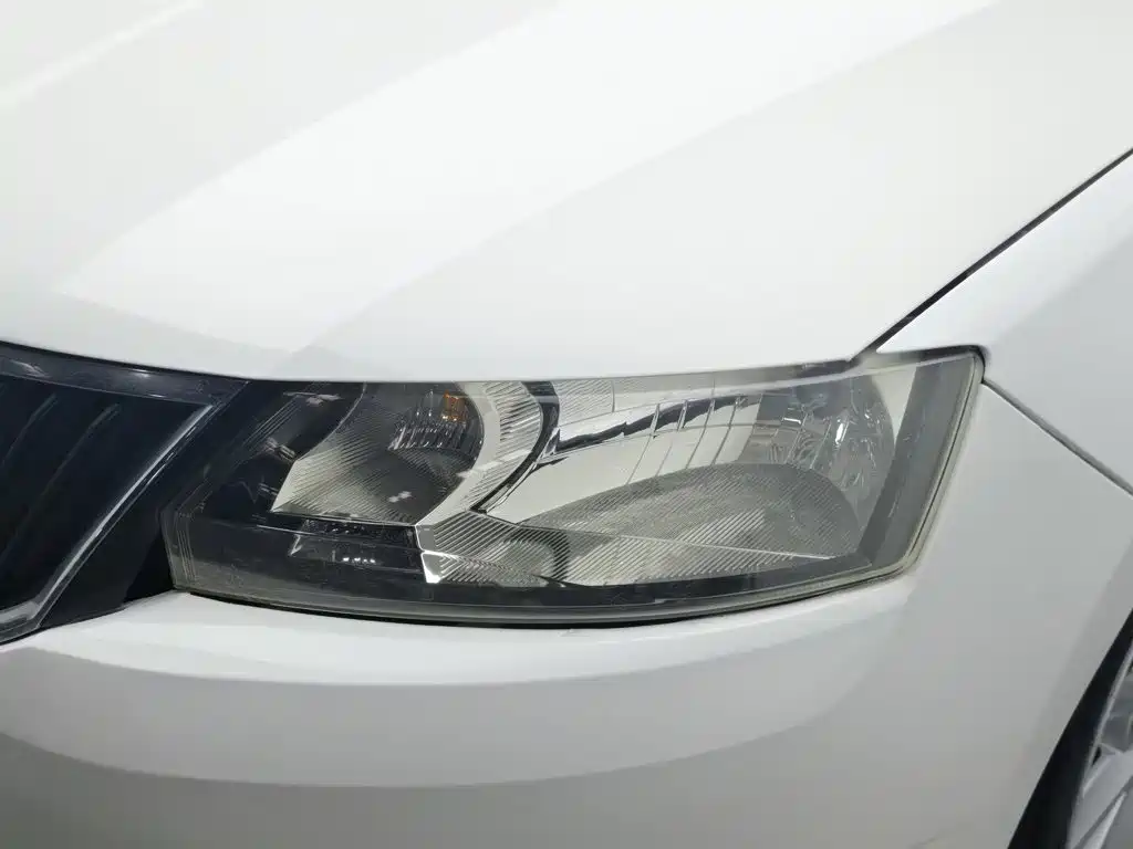 Skoda Rapid 2016 — фото 7