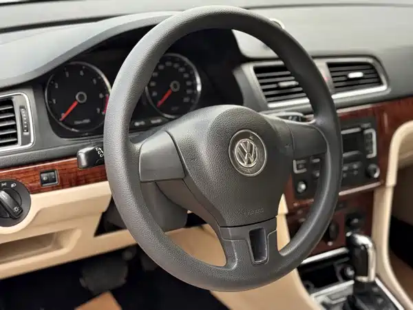Volkswagen Lavida 2012