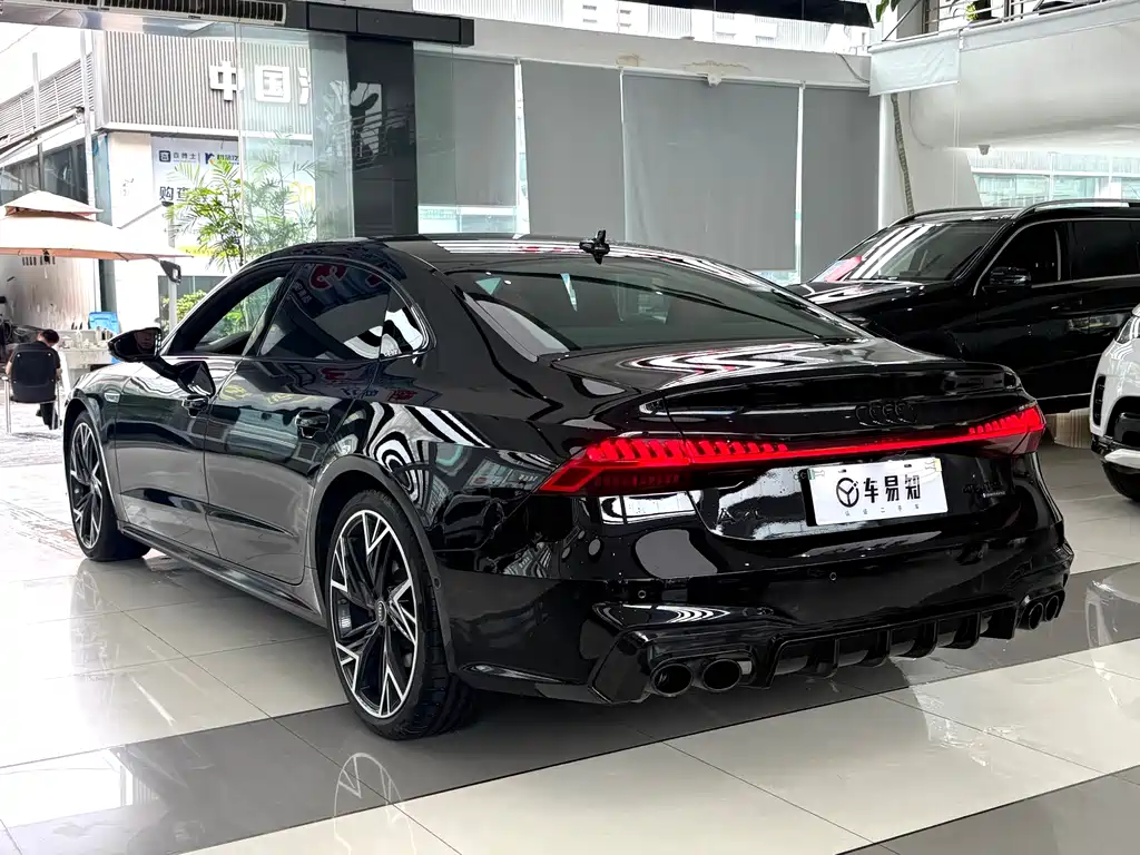 Audi A7L 2024 — фото 19