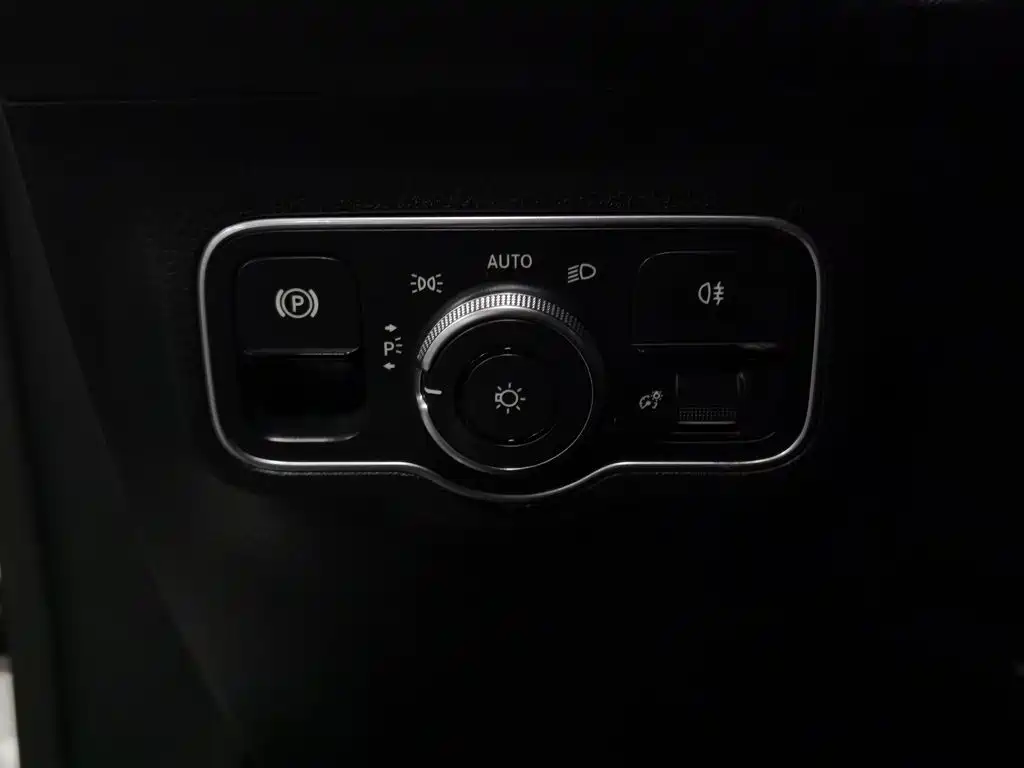 Mercedes-Benz GLB 2021 — фото 21