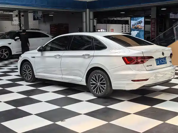 Volkswagen Sagitar 2020