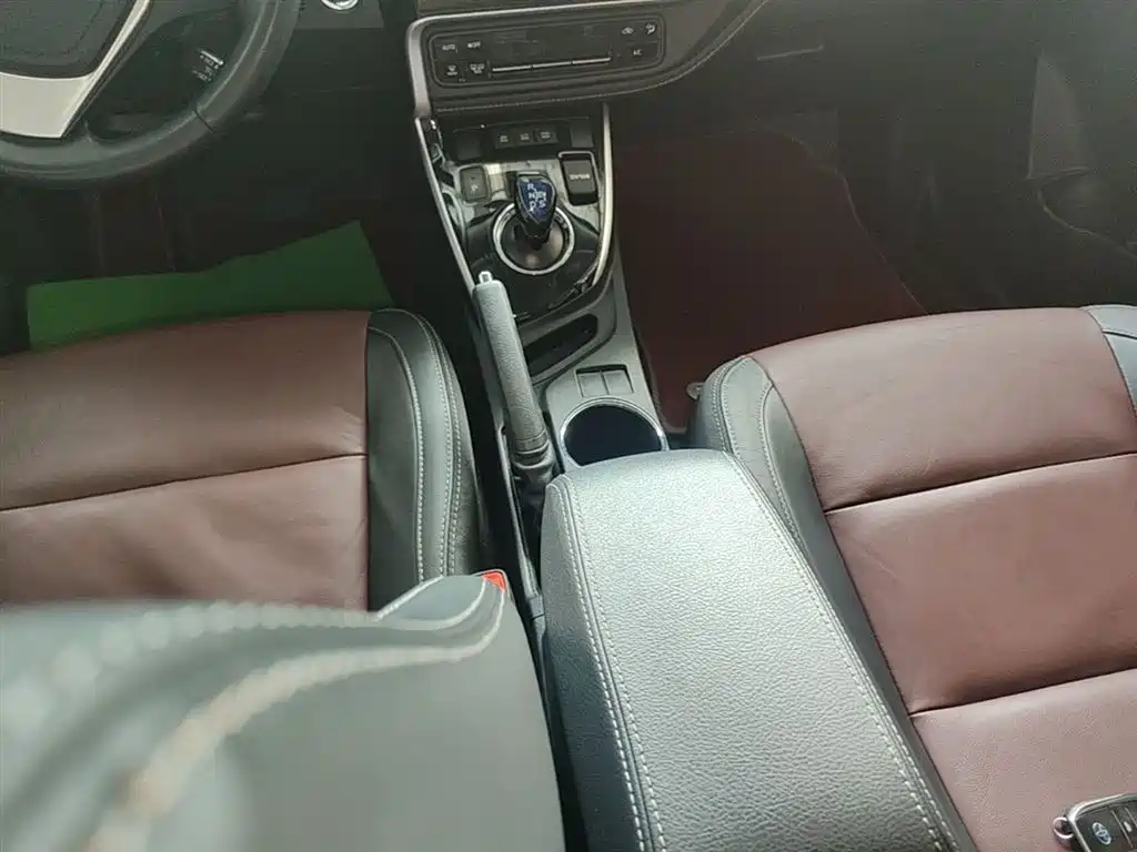 Toyota Corolla 2019 — фото 10