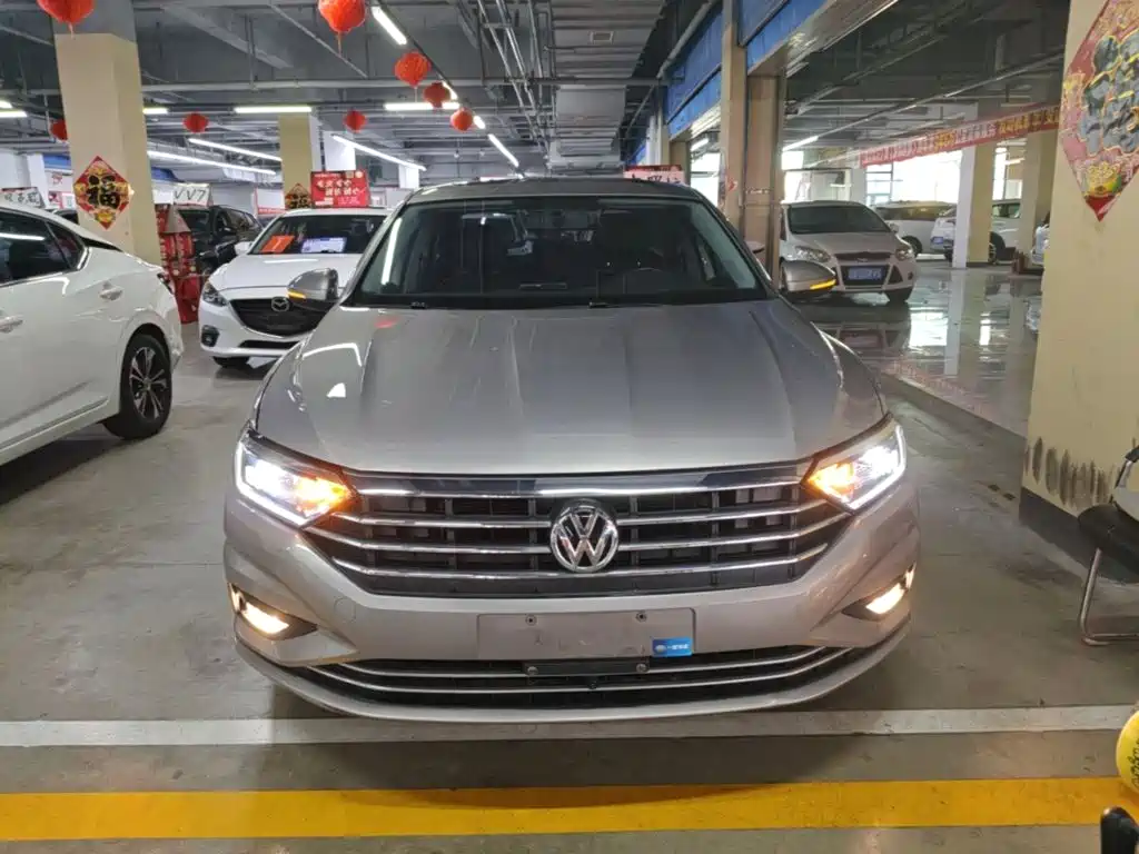 Volkswagen Sagitar 2020
