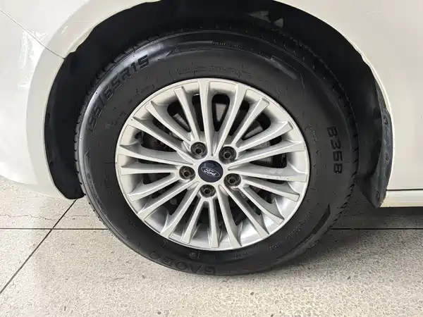 Ford Escort 2016