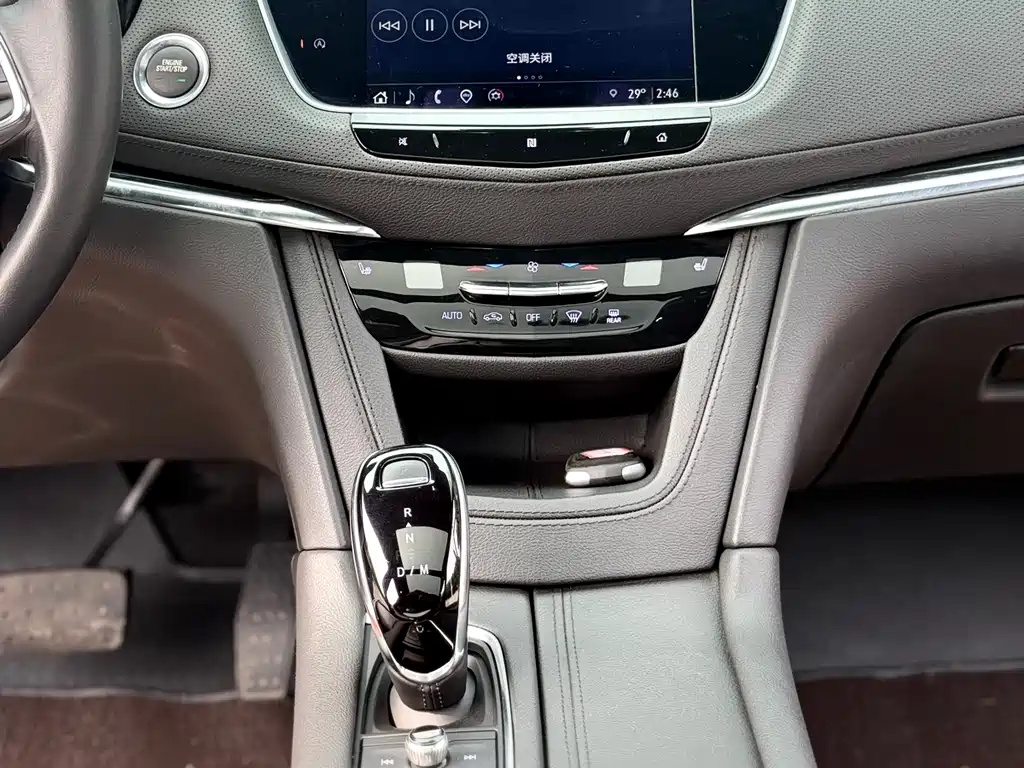 Cadillac XT5 2021 — фото 18
