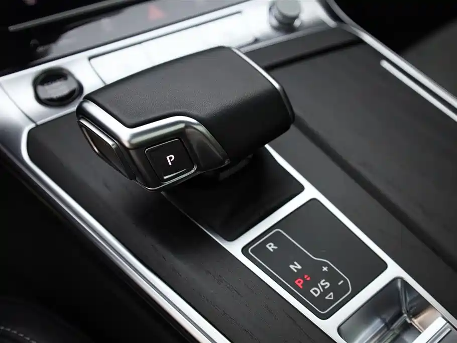 Audi A6L 2024 — фото 31