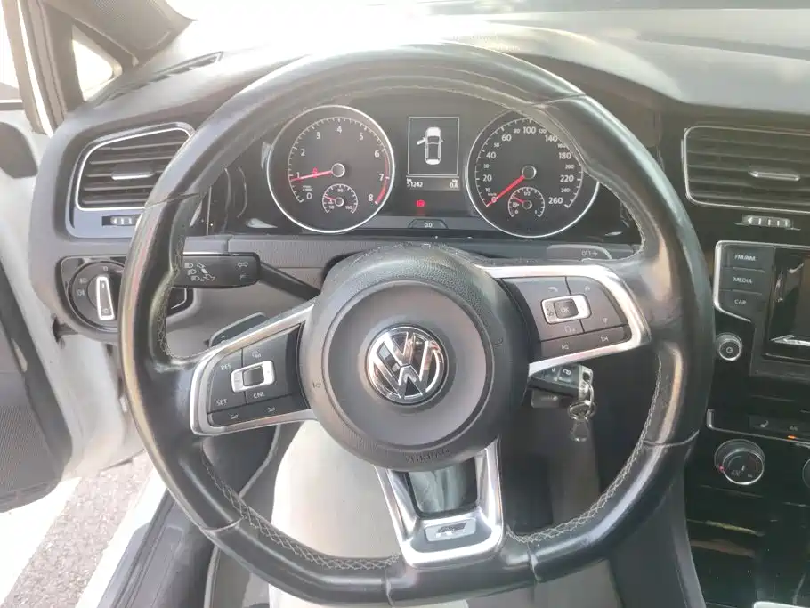 Volkswagen Golf 2015 — фото 15