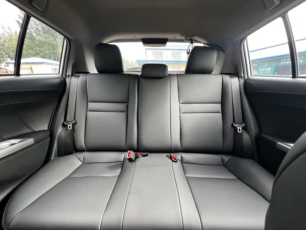 Toyota Yaris L 2022 — фото 15