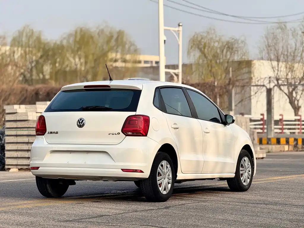 Volkswagen Polo 2015 — фото 24