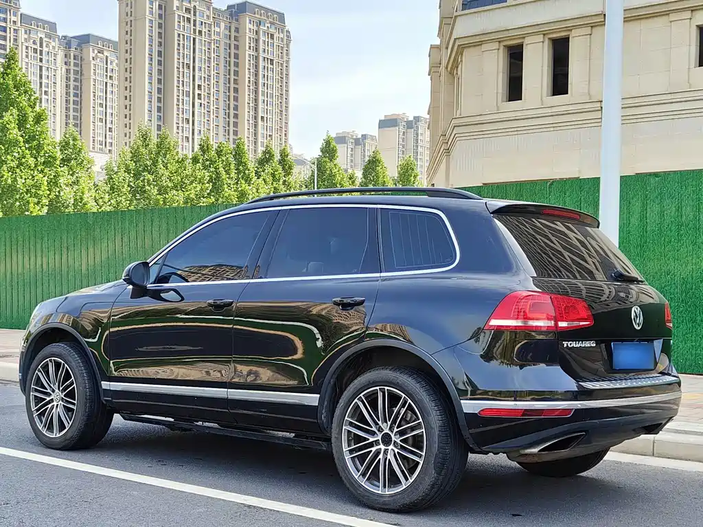 Volkswagen Touareg 2017 — фото 9