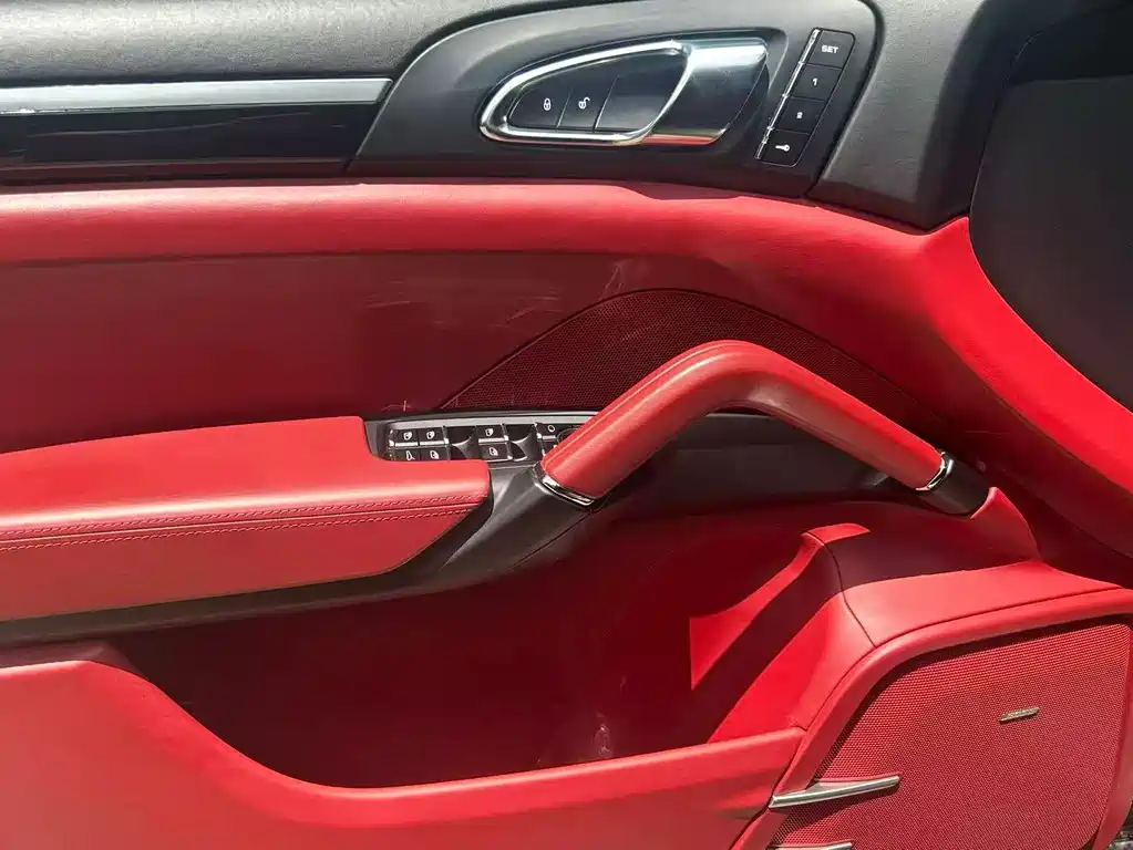 Porsche Cayenne 2016 — фото 14