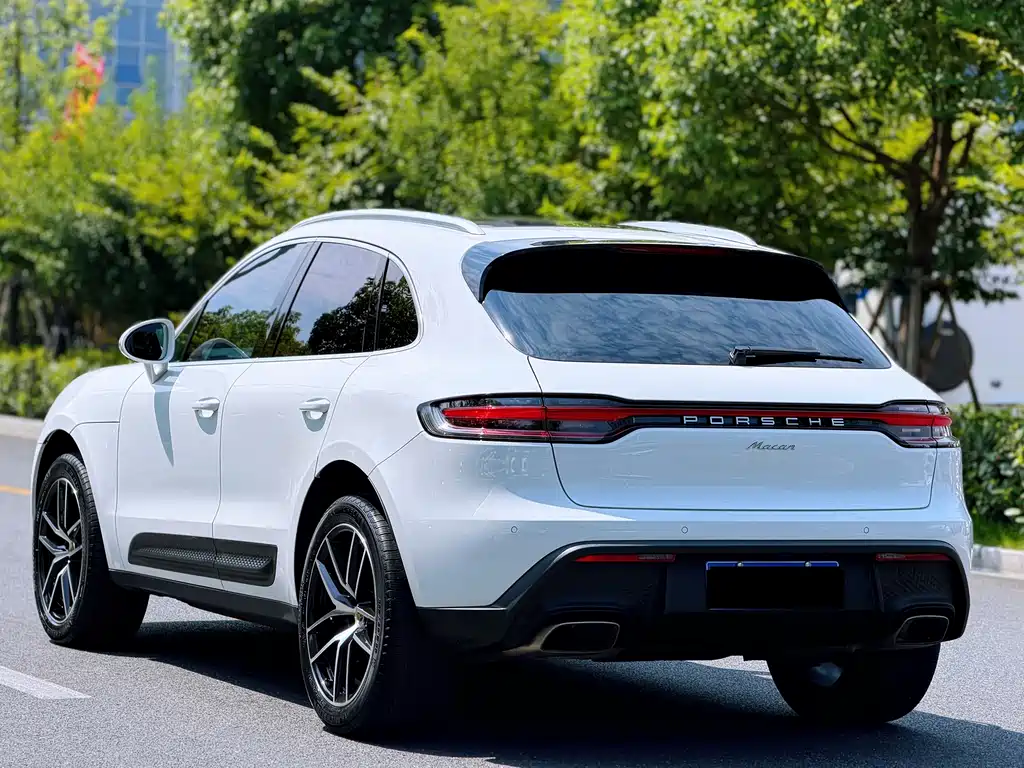 Porsche Macan 2023 — фото 17