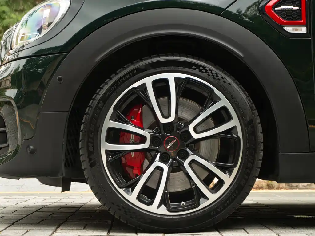 MINI JCW Countryman 2021 — фото 17