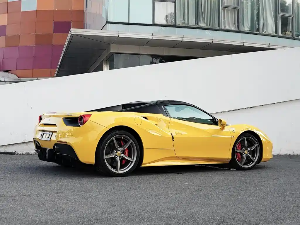 Ferrari 488 2017 — фото 12