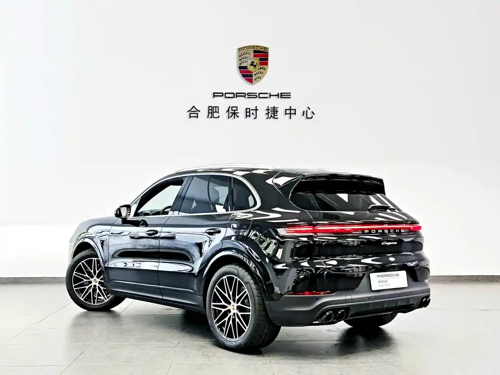Porsche Cayenne Hybrid 2024