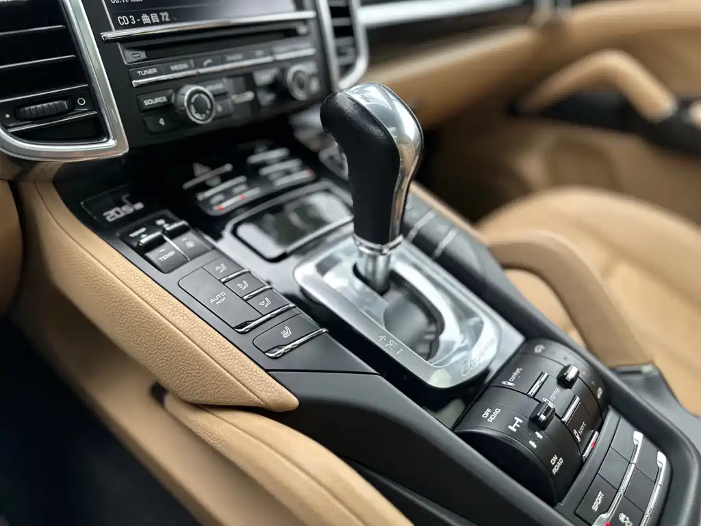 Porsche Cayenne 2014 — фото 11