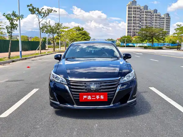 Toyota Crown 2018