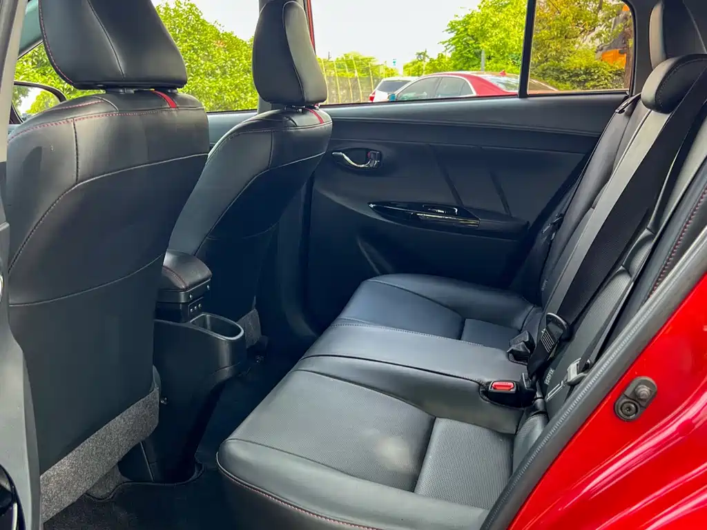 Toyota Yaris L 2020 — фото 11